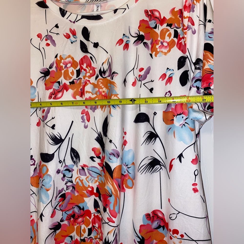 Floral Maxi Dress in White and Pink - Picture 4 of 16